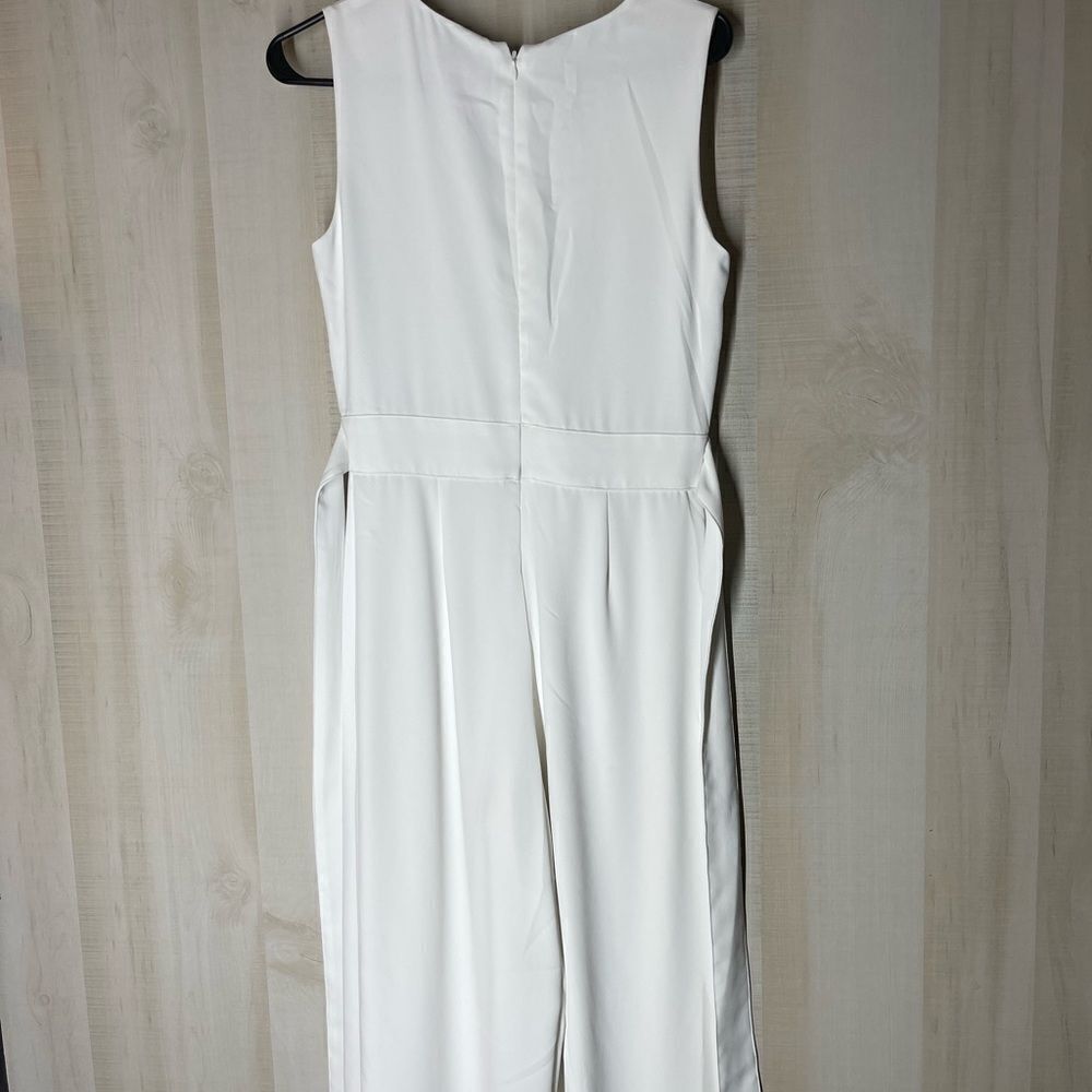 CeCe white sleeveless pants romper v neck, size 2 - Picture 14 of 16